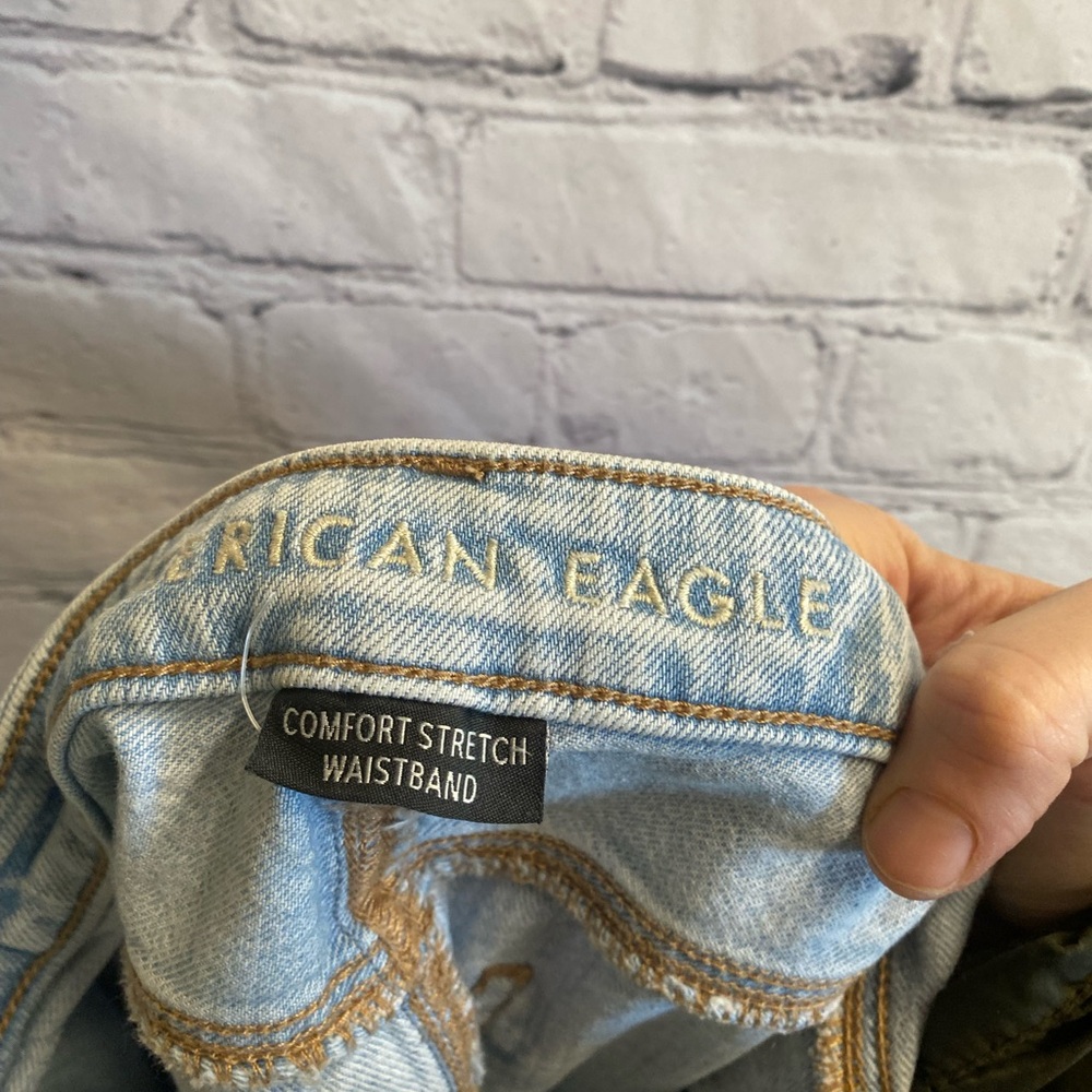 American Eagle Light Washed Comfort Stretch Really Ripped Mom Jeans Women’s 4 - Picture 7 of 12